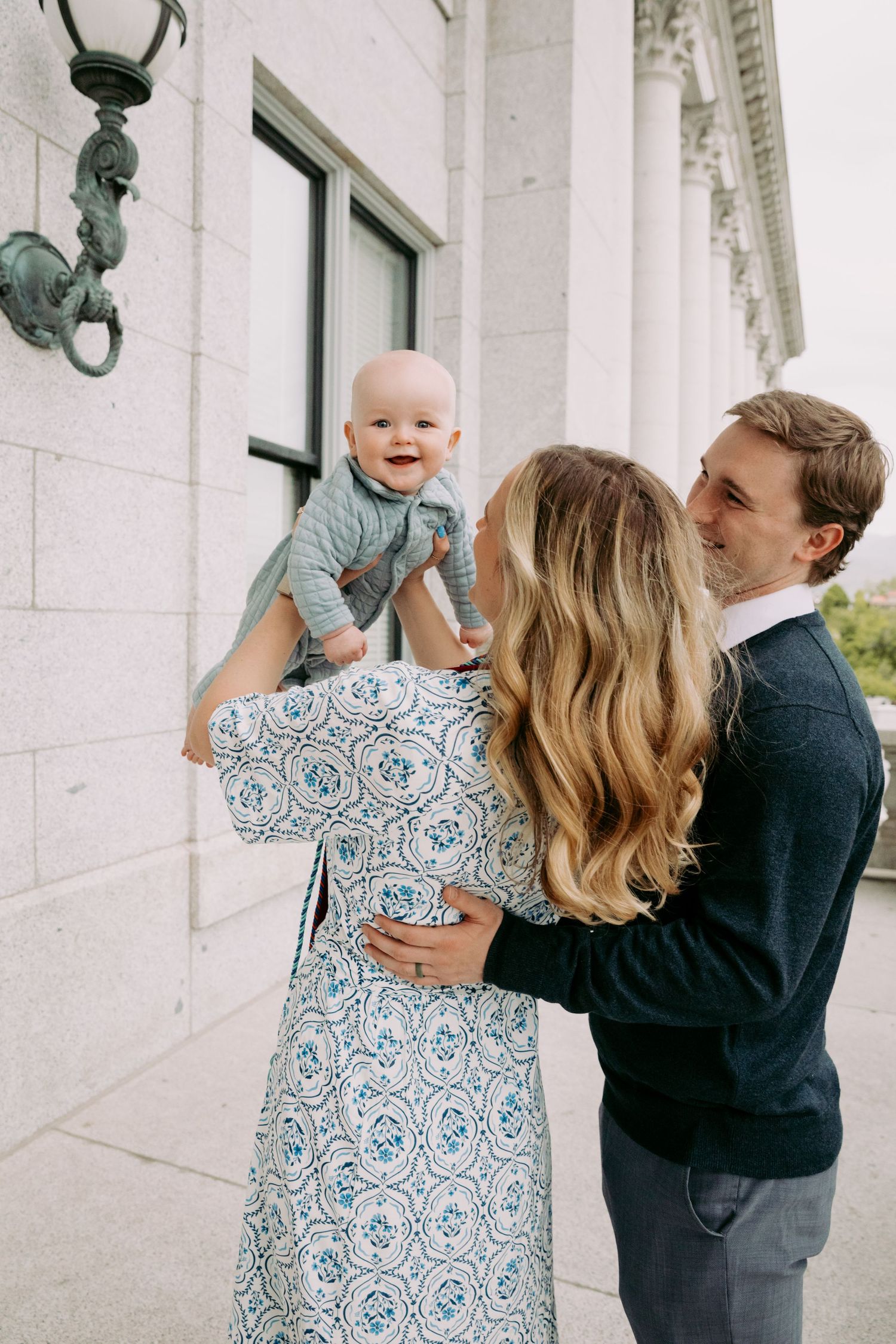 Family photo session at the Utah State Capitol Building.