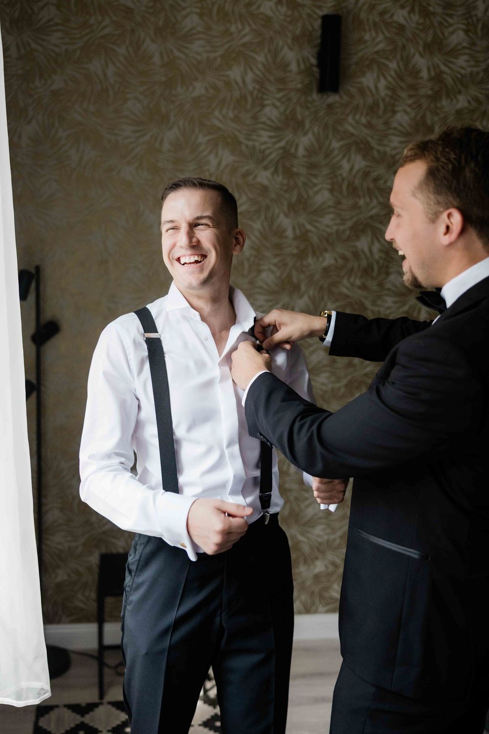 Preparations of the groom at Aranybástya Budapest