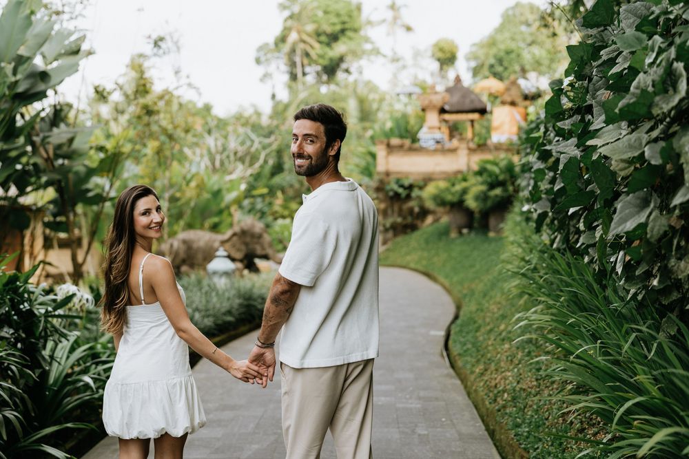 Romantic couple photoshoot in Bali with garden background