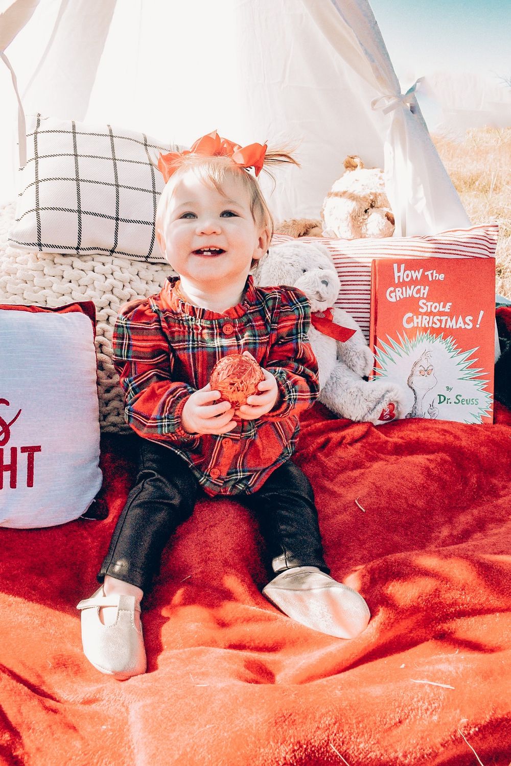 Baby with Grinch, Christmas photos for kids