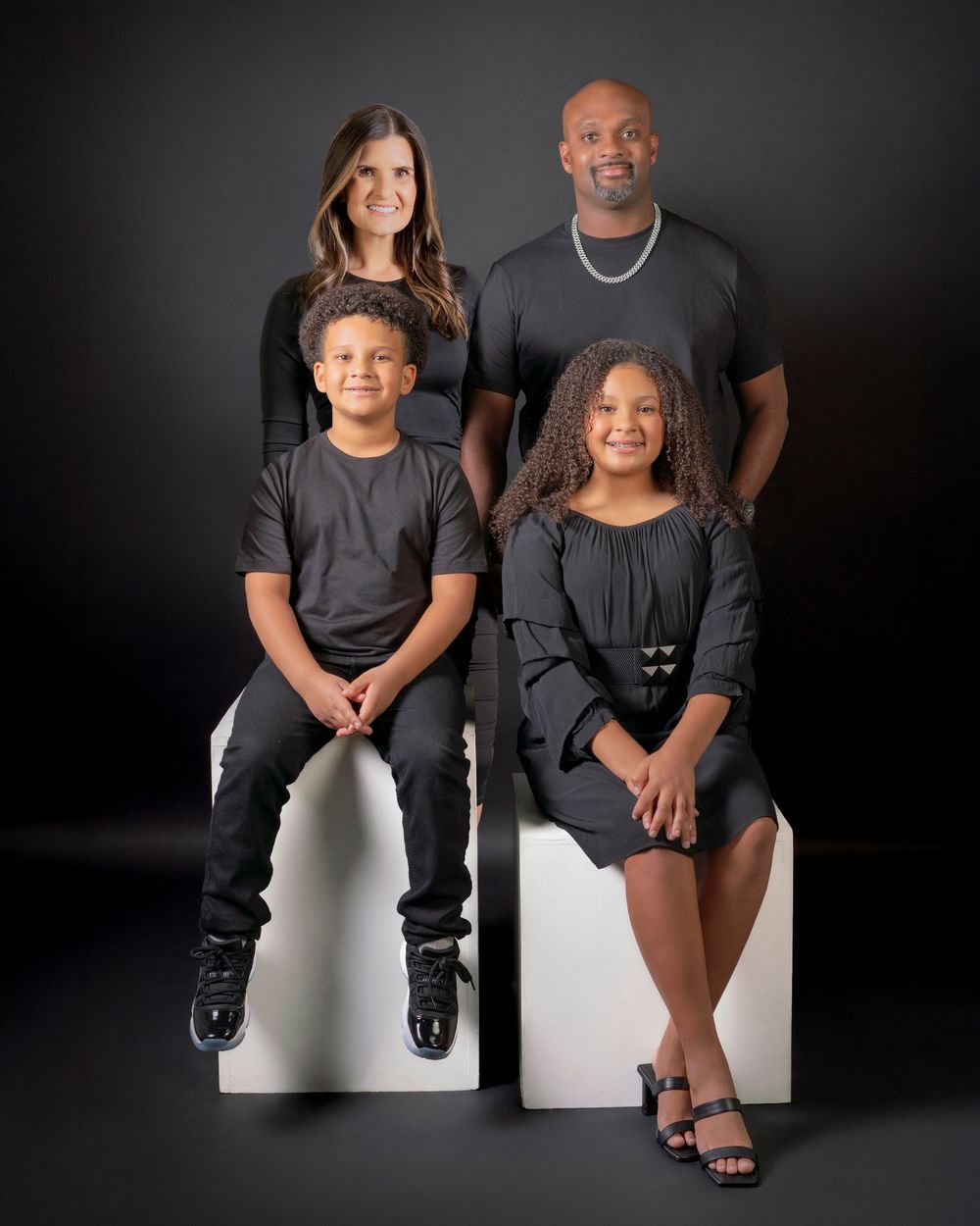 Family photoshoot by Brian Balloon Media