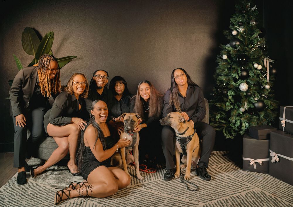 Family portrait by Brian Balloon Media