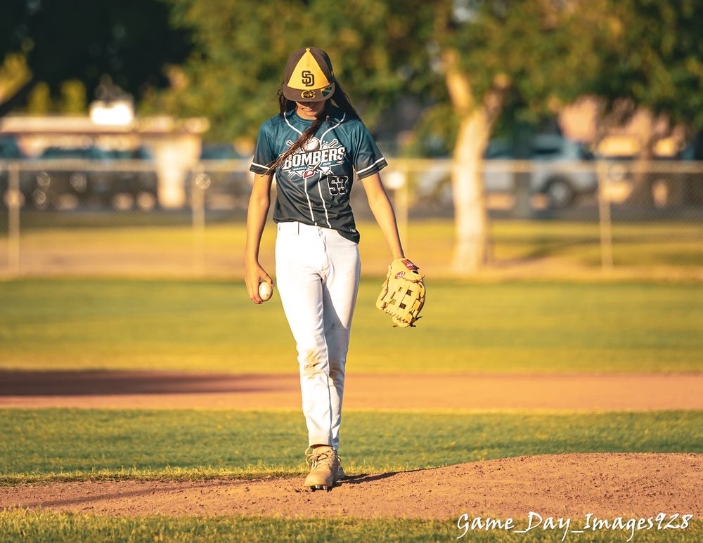 Yuma Arizona Baseball High School Action Shots Photography 
Softball Youth Girls Softball potraits west wetlands