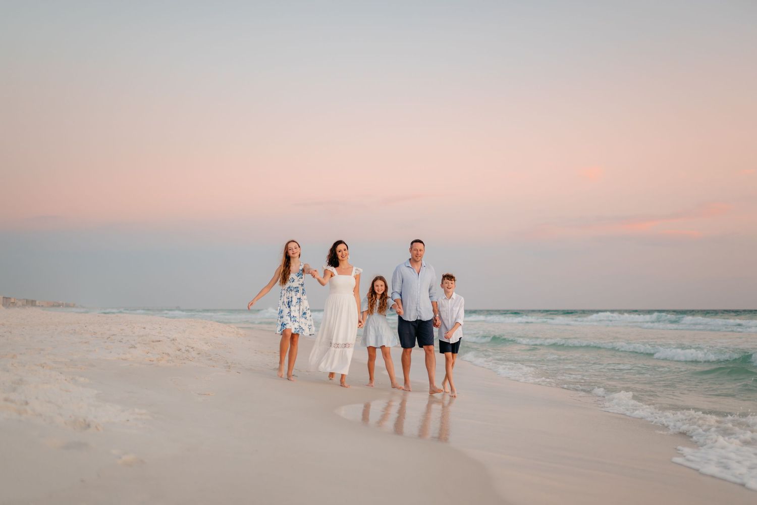 Local favorite things to do while on Fort Walton Beach for the summer. Family affordable sunset photos near Destin Florida. Best views by me