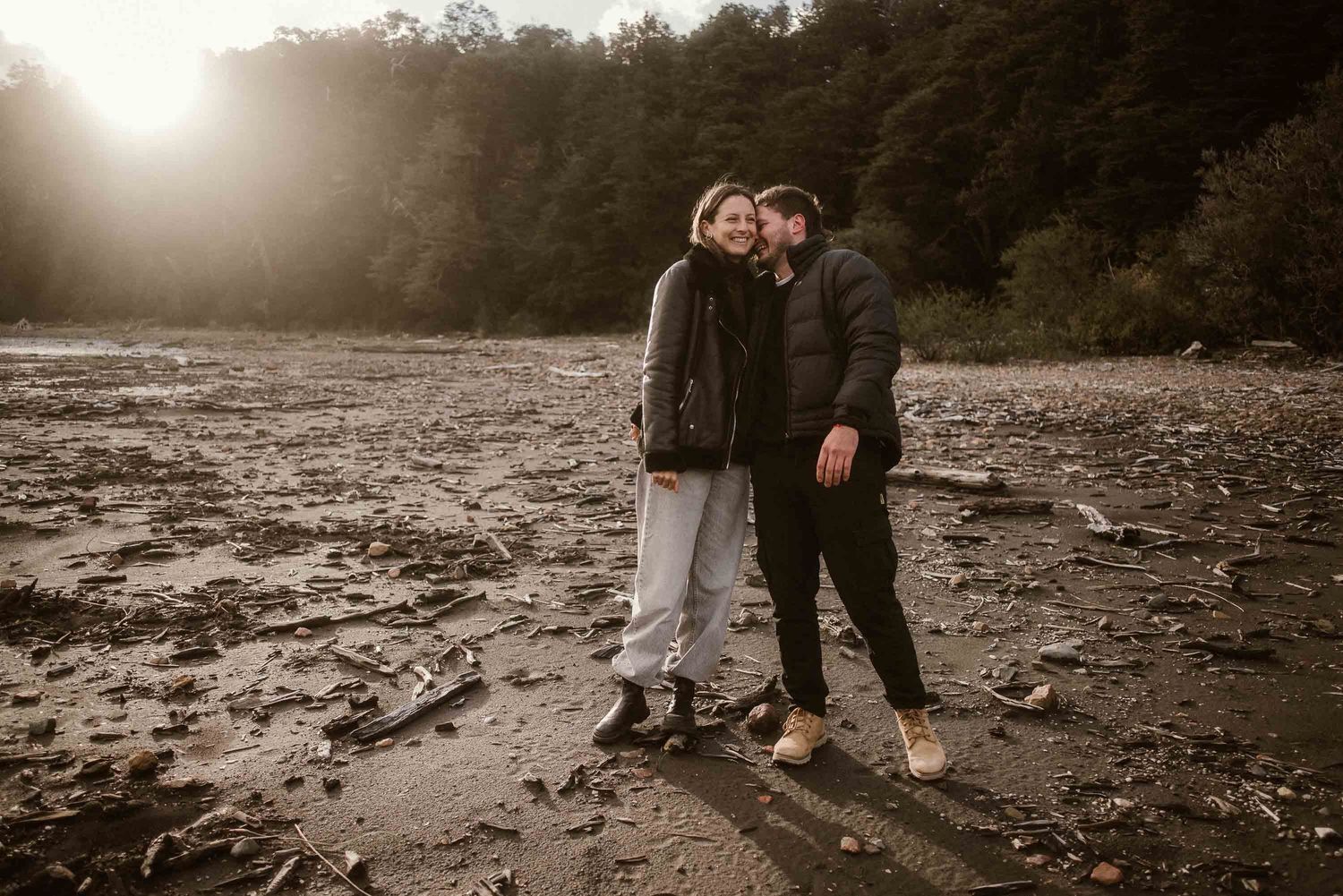 ¿Boda de destino en Bariloche? Soy tu aliado local para fotos increíbles en los Lagos y Cerros. Calidad profesional en la Patagonia.
