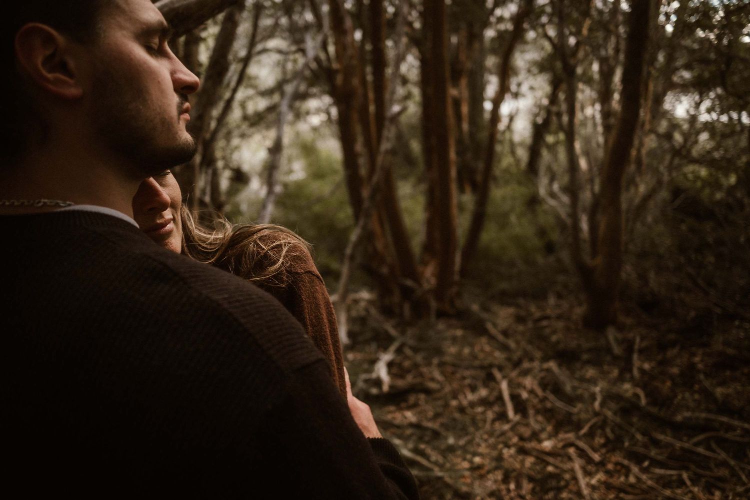 ¿Propuesta de matrimonio en Bariloche? Te ayudo con la locación y capturo el momento sorpresa con fotos naturales e impactantes.
