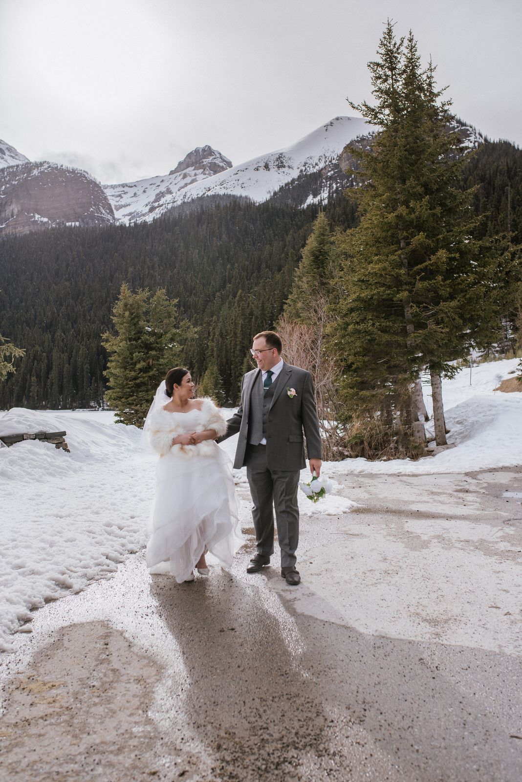 Lake Louise winter wedding