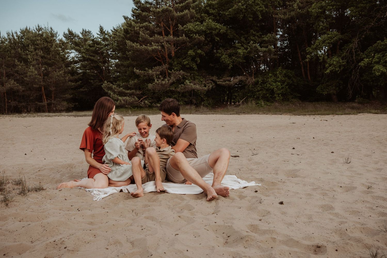 Fotograaf Brabant Oss Den Bosch Uden fotografie ouders mama momlife Sis&So gezinsshoot verhaal dayinthelife gezinsfotograaf