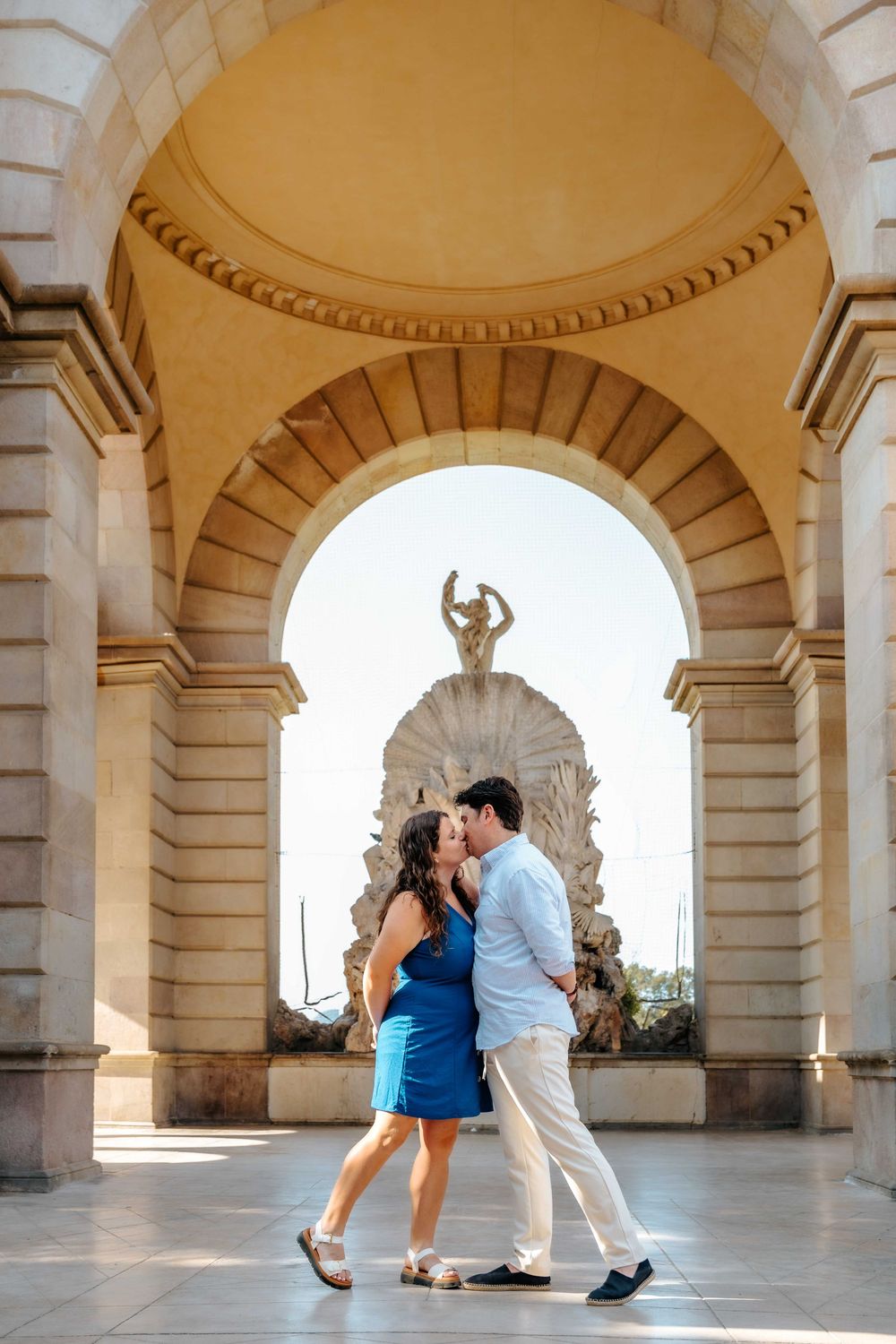 Romantic couple photos Ciutadella Park