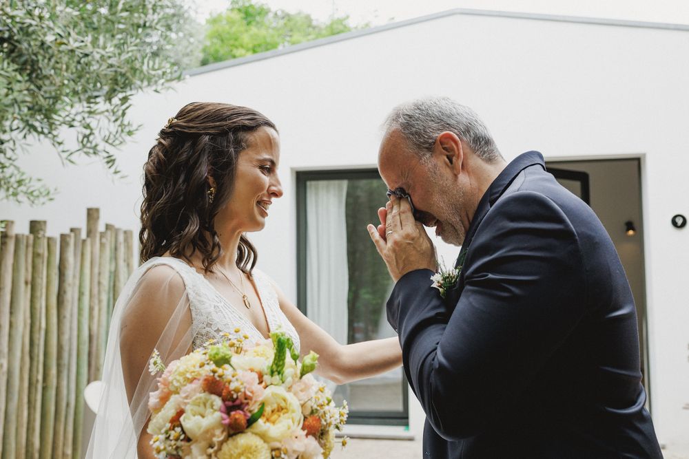 Father daughter first look before wedding ceremony in Portugal