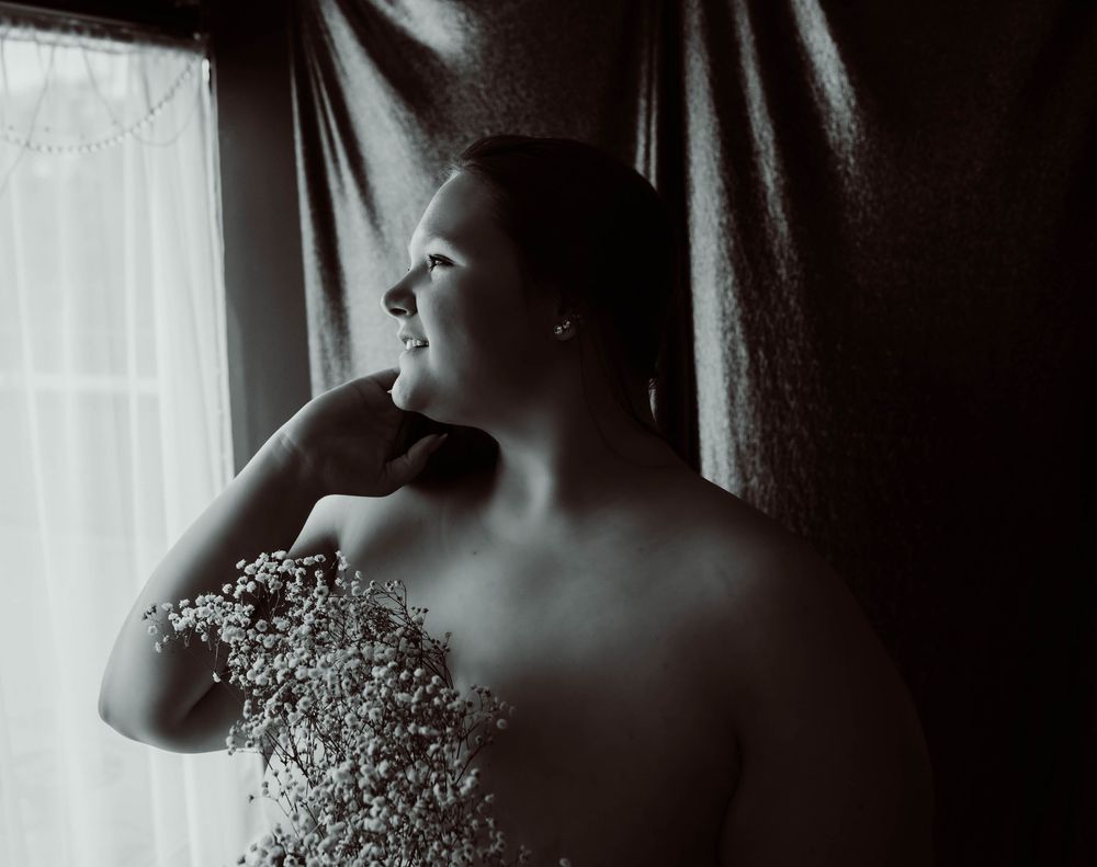 Dramatic black and white boudoir portrait with Wisconsin boudoir photography.