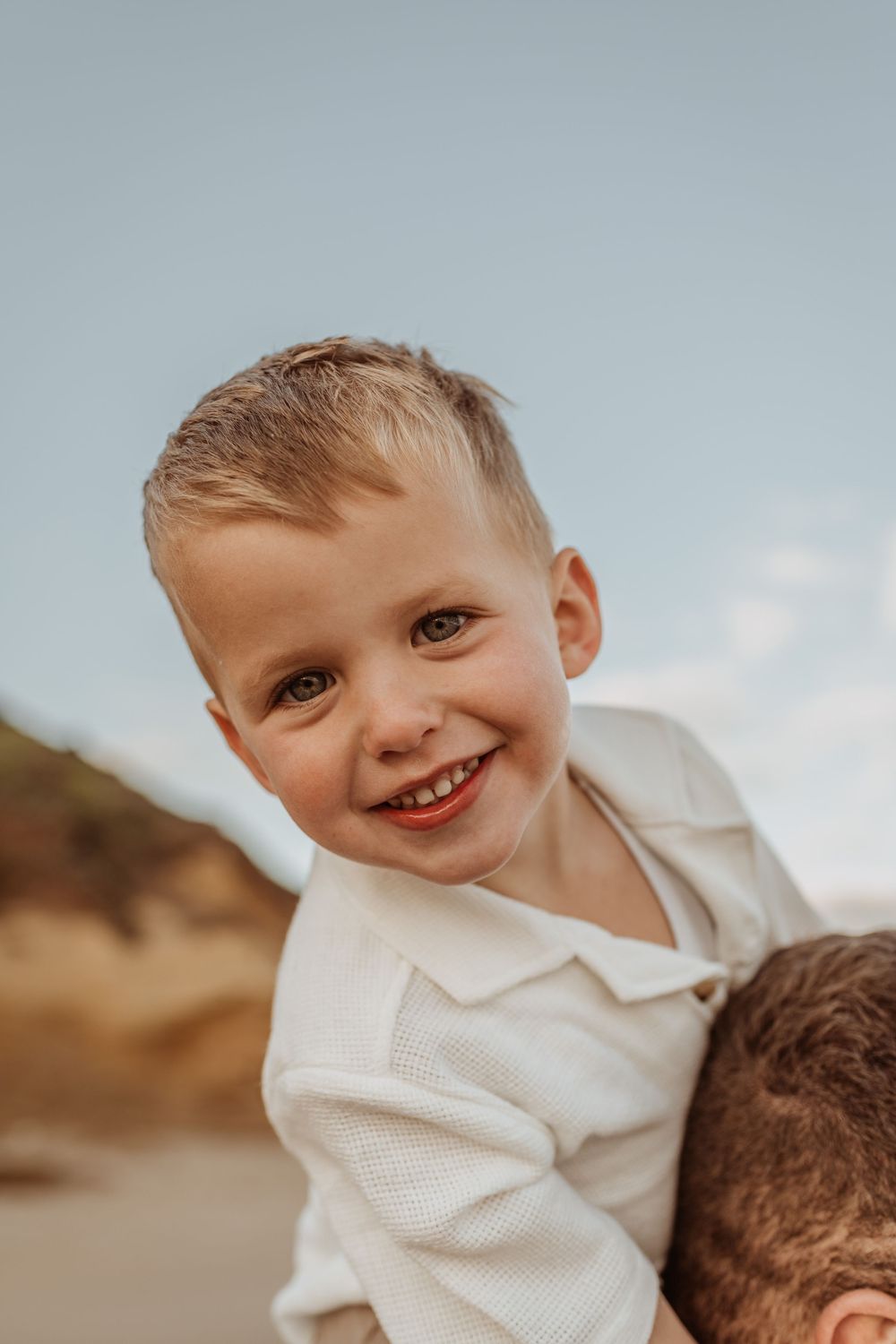 Family beach photograph by Jessica Henderson Photography, Geelong Family Photographer, Family portrait, beach photography