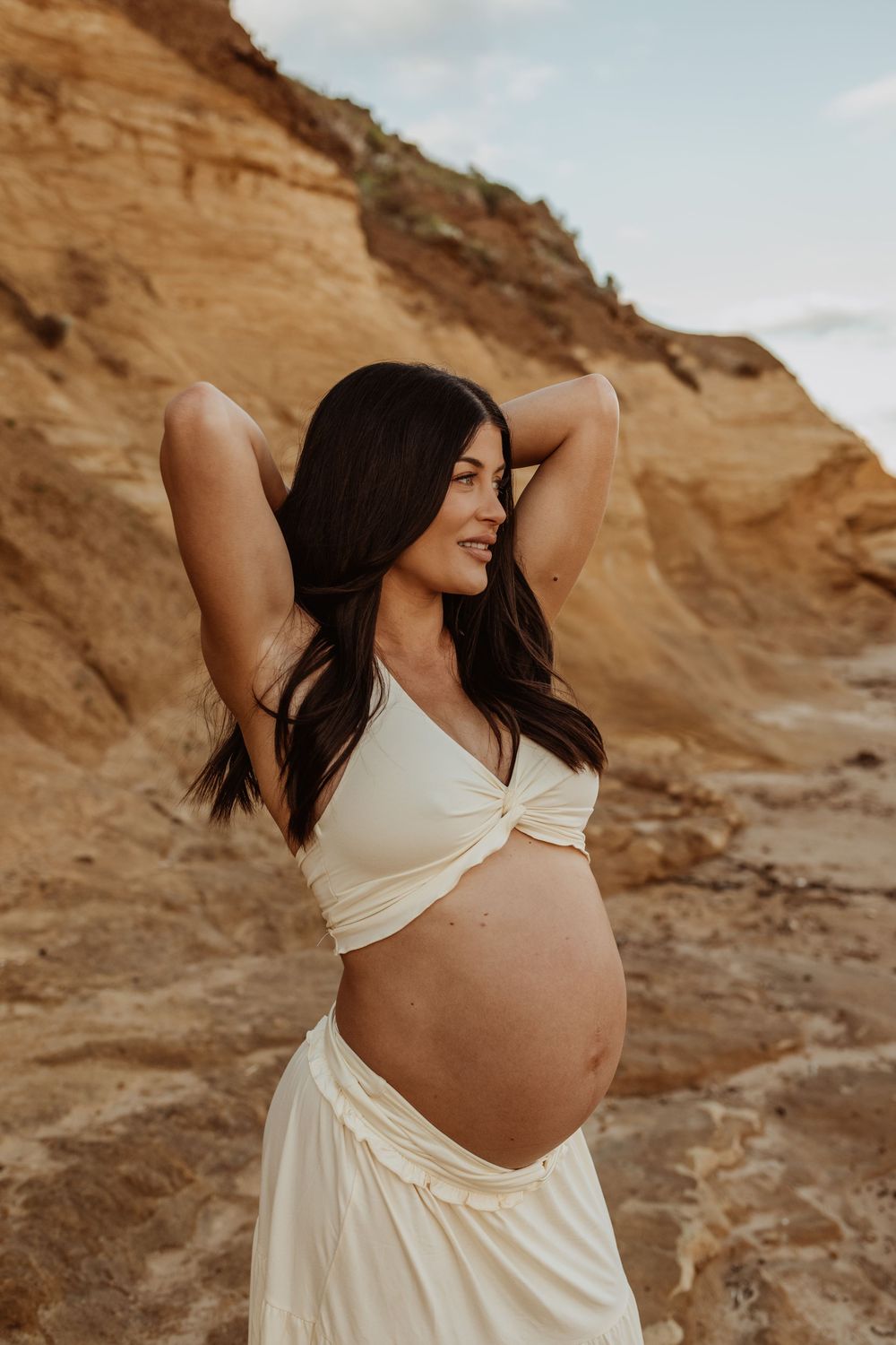 Maternity photograph by Jessica Henderson Photography, Geelong Maternity Photographer, Family portrait, beach photography
