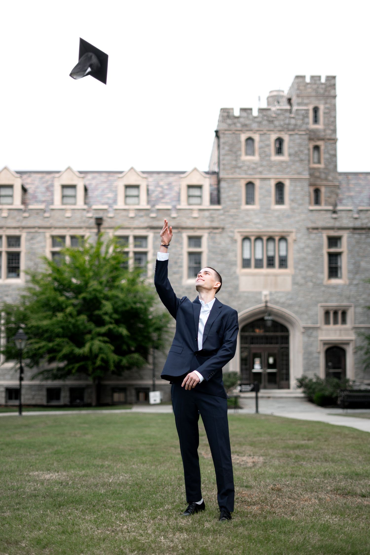 Oglethorpe student grad photos in atlanta Georgia book your graduation portrait sessions before commencement