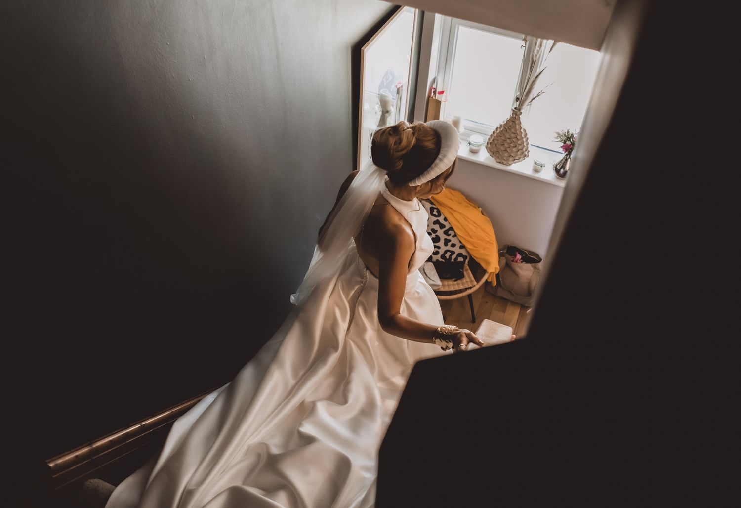 candid romantic atmospheric wedding photography by Rose and Rainbow Photography