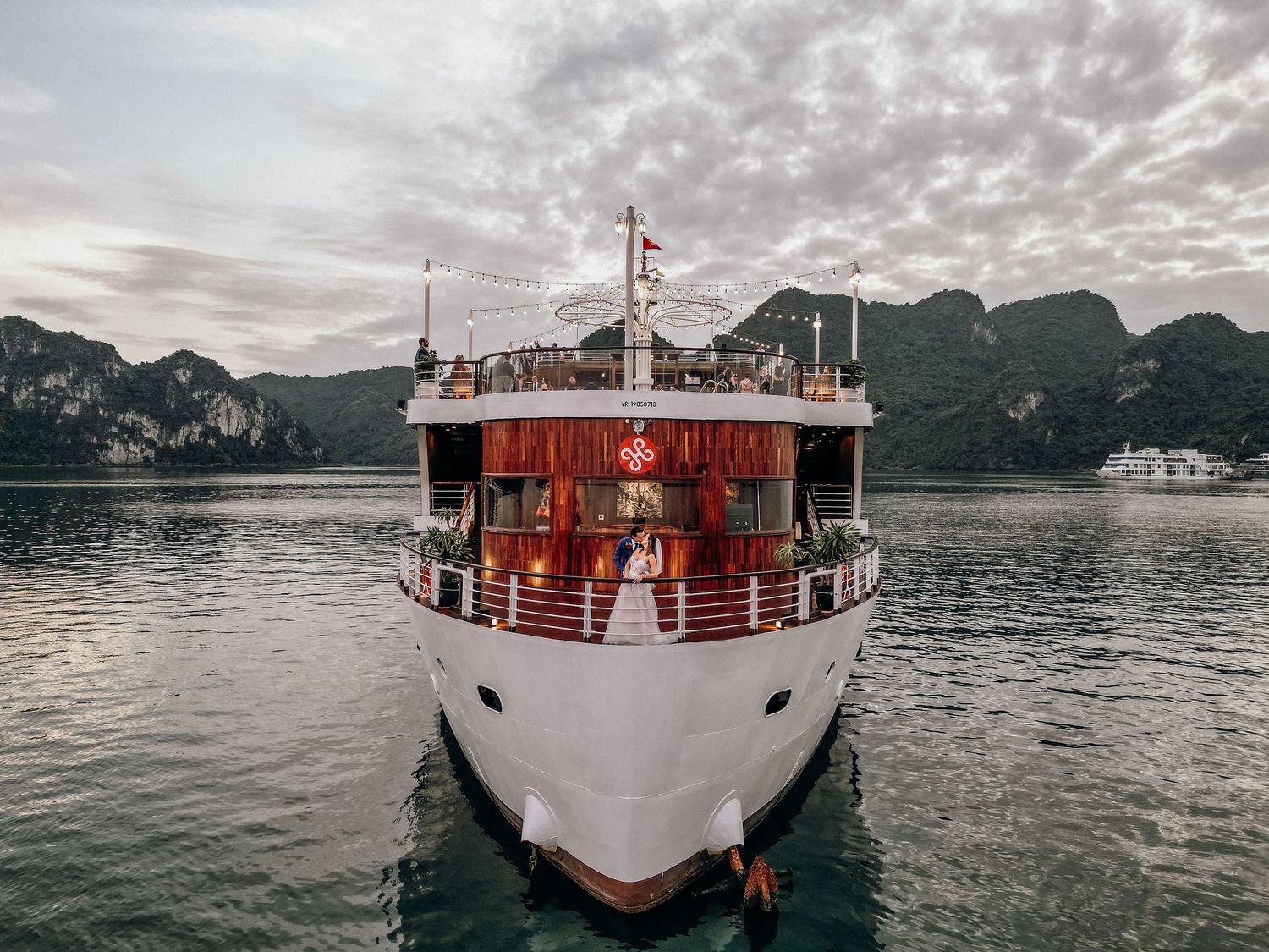 Elopement wedding in Hạ Long bay, Việt Nam