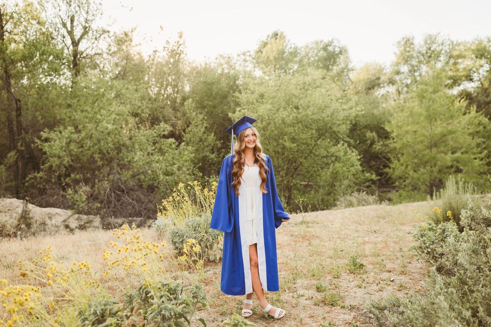 redlands senior photographer heidi grace photography captures fun portraits for the class of 2026