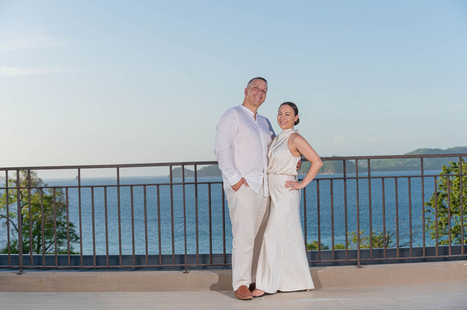 Couple photo session in Playa Hermosa, Costa Rica