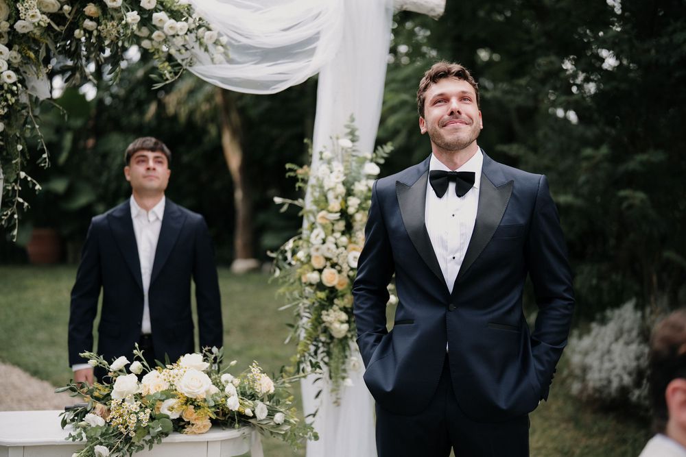 the groom gets emotional seeing the bride for the first time at the locanda del cavaliere