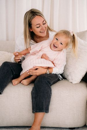 Tijdloze foto's van jou en je dochter/zoon tijdens fotoshoot in studio te Wilrijk