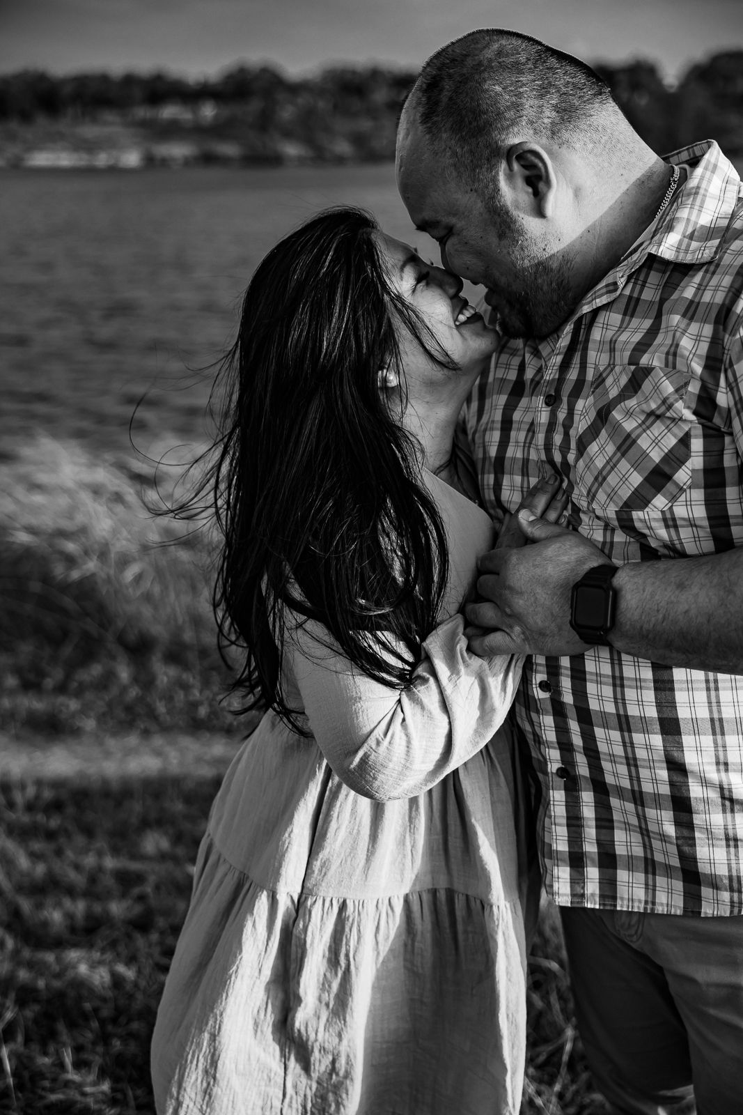 Austin photographer captures intimate black-and-white outdoor couple session