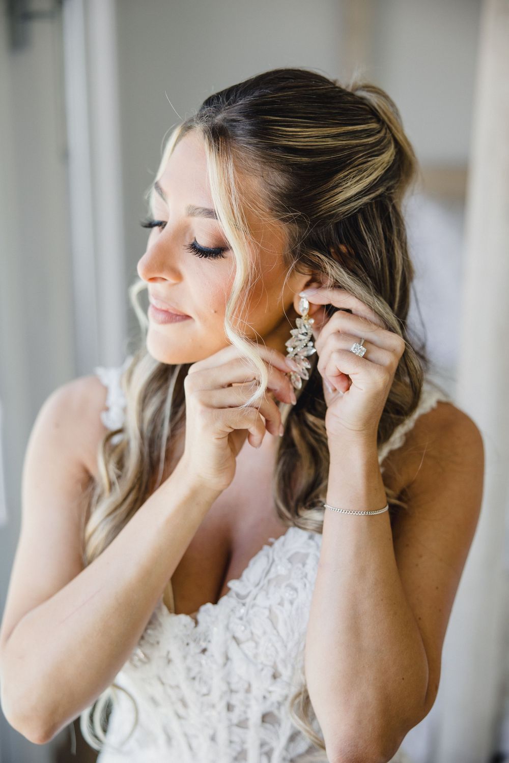 Getting ready, CT wedding Photographer