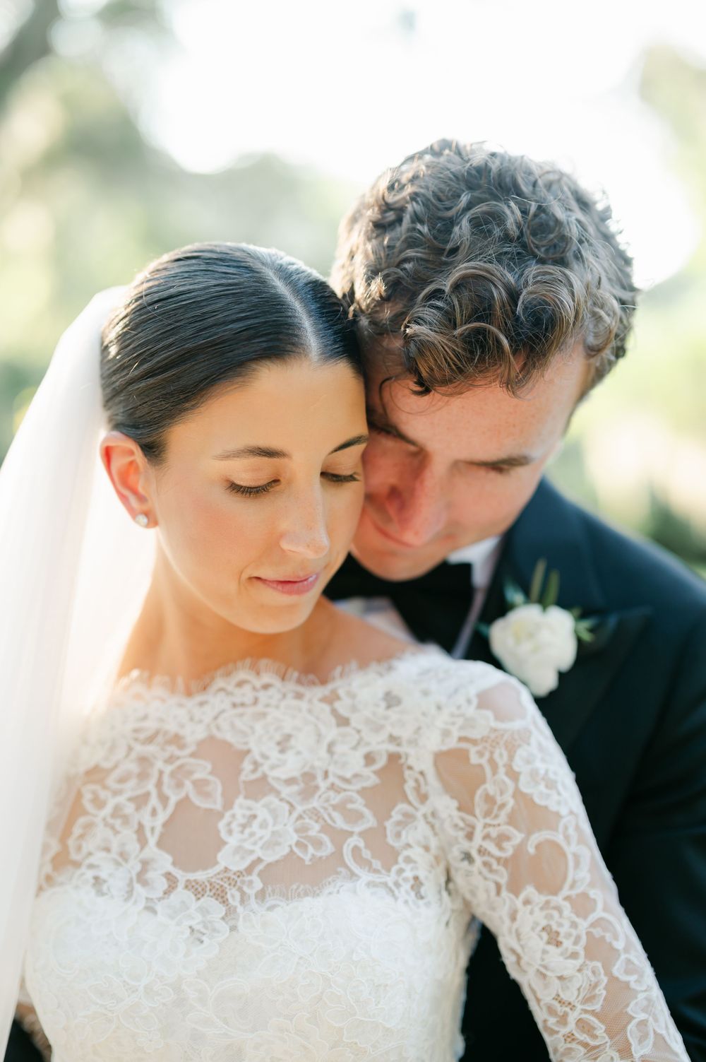 Legare Waring House wedding photos from a top Charleston wedding photographer. See more timeless and candid wedding photos Legare Waring