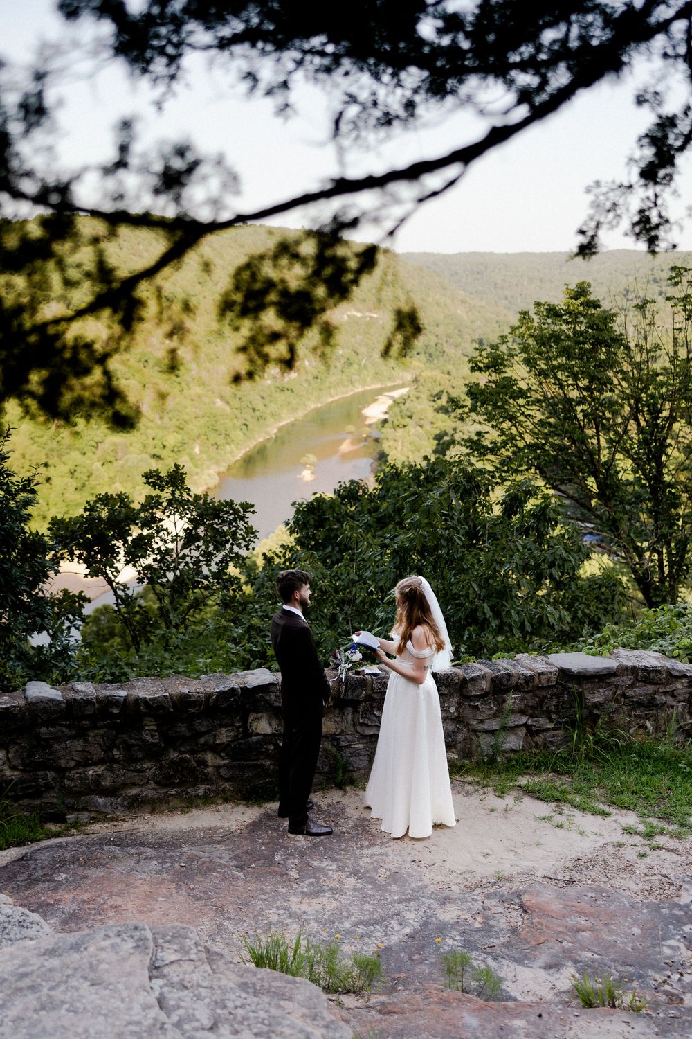buffalo river elopement ceremony