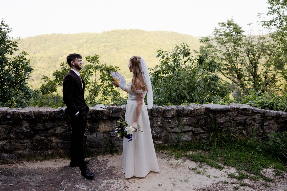 buffalo river elopement bride and groom