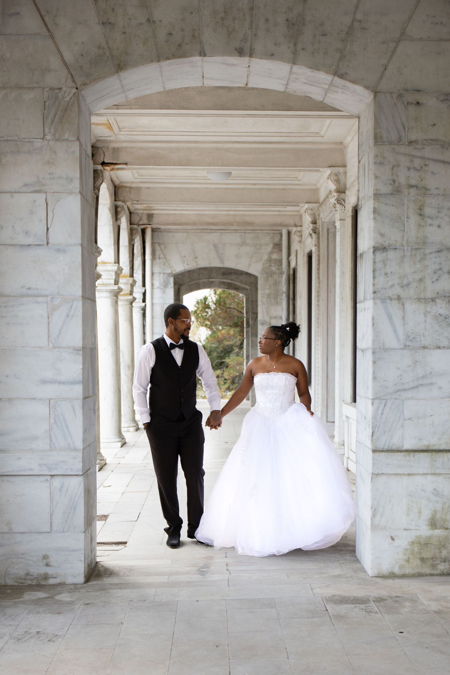 Wedding photographer in Waynesboro VA. Photos captured at Swannanoa in Afton.