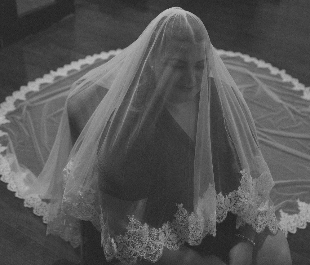 Tennessee and Texas wedding photographer creating romantic, timeless imagery with a candid storytelling approach.