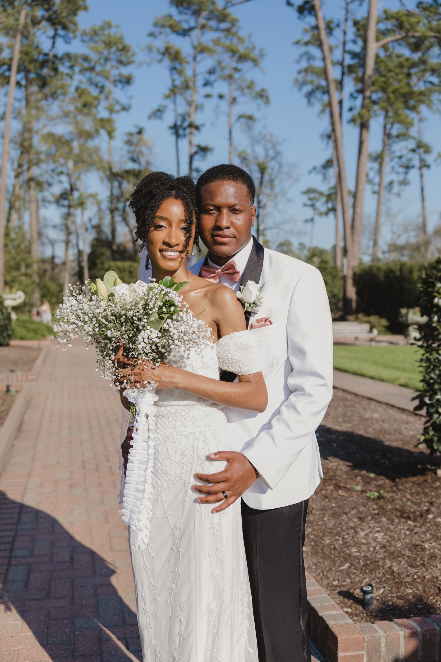 Tennessee and Texas wedding photographer creating romantic, timeless imagery with a candid storytelling approach. Mercer Bontanic Gardens