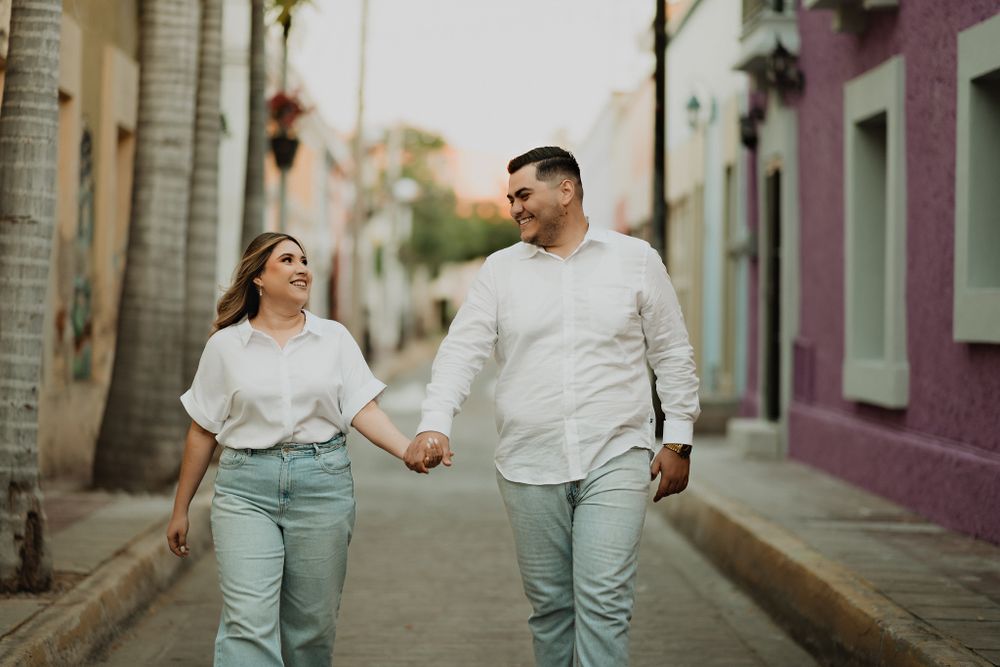 Walking through Mazatlán’s historic center, a special place for unforgettable pre-wedding memories