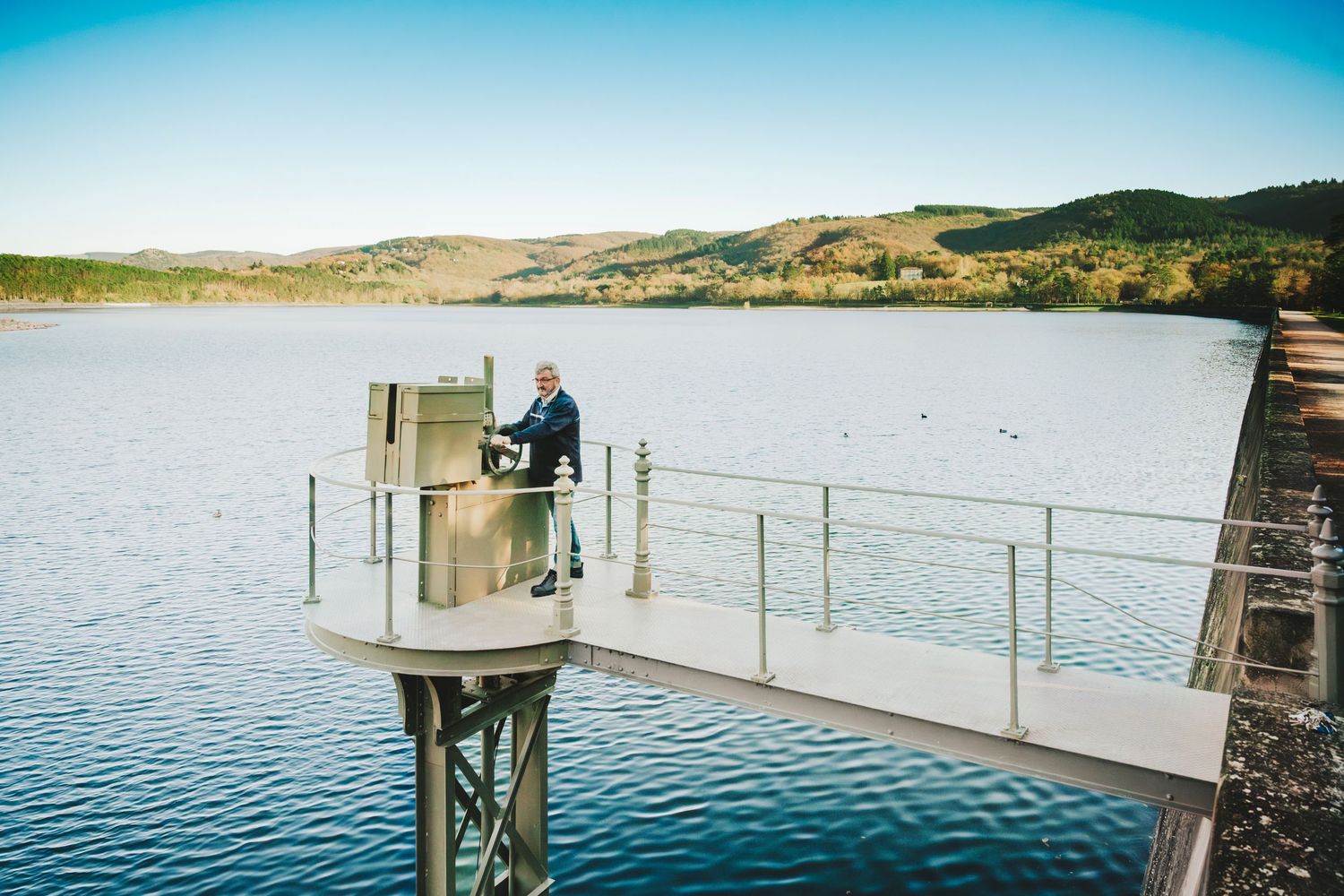 Photographe professionnel Toulouse: lac de saint ferreol, agent VNF
