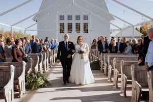 Bride and her father walk down the aisle, wedding ceremony processional, Grand Ivory outdoor wedding in September, autumn wedding Moncton
