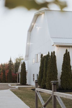 creative wedding photography, Grand Ivory wedding Moncton, NB. Night time wedding venue with starburst lights, trendy wedding photographer