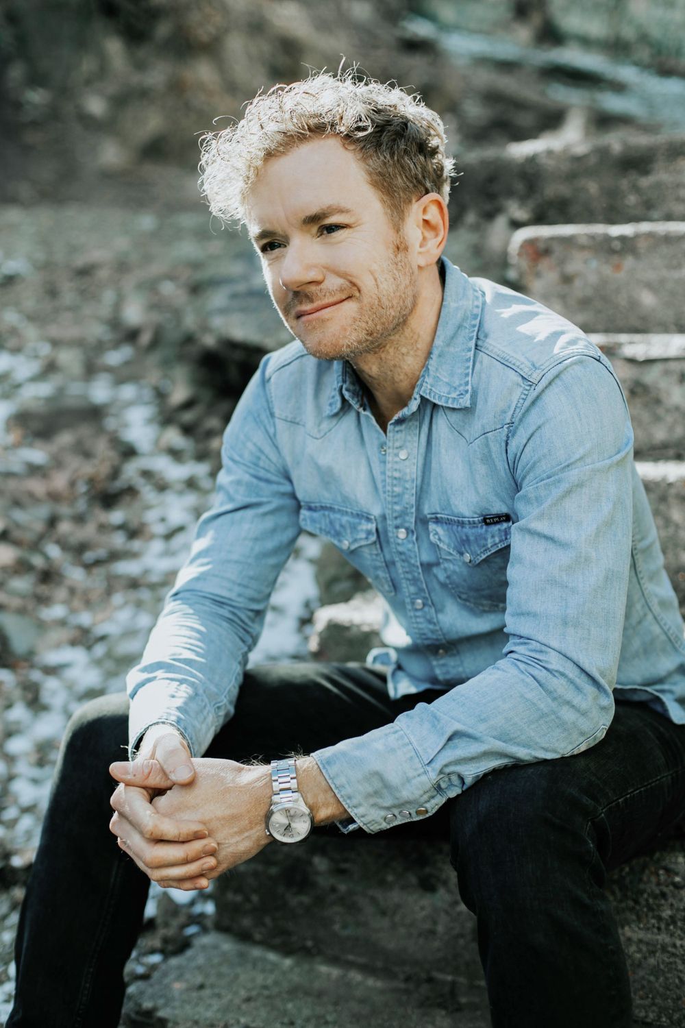Pressbilder och porträtt på Peter Johansson till PNM music. Fotograf Rebecca Nordin. Vinterviken i Stockholm.