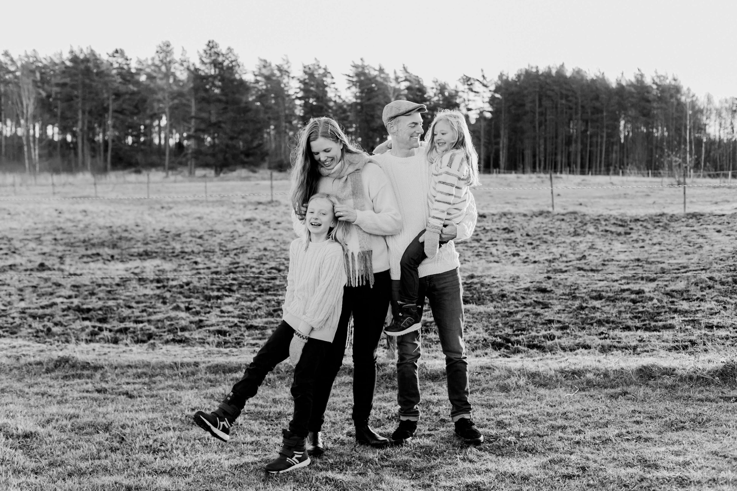 Familjefotografering i Säffle. Fotograf Rebecca Nordin.
