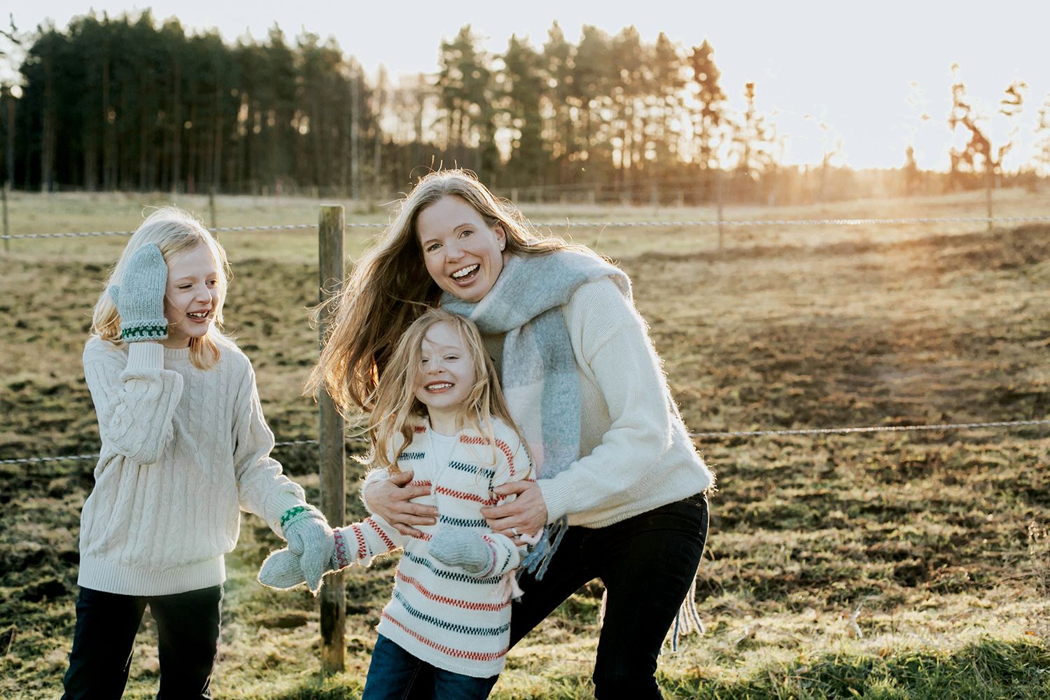 Familjefotografering i Säffle. Fotograf Rebecca Nordin.