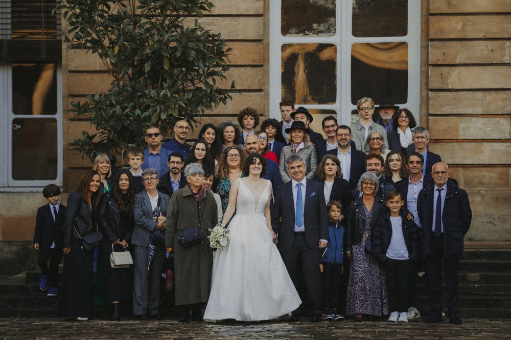Photographe de mariage capturant des instants sincères et intemporels avec une approche artistique, élégante et naturelle.