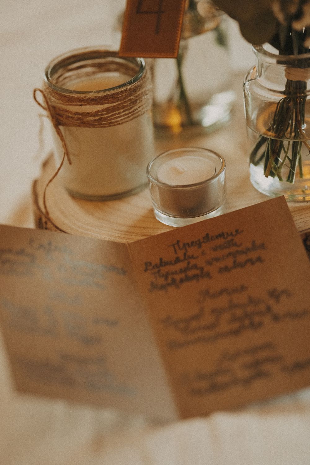 Photographe de mariage capturant des instants sincères et intemporels avec une approche artistique, élégante et naturelle.
