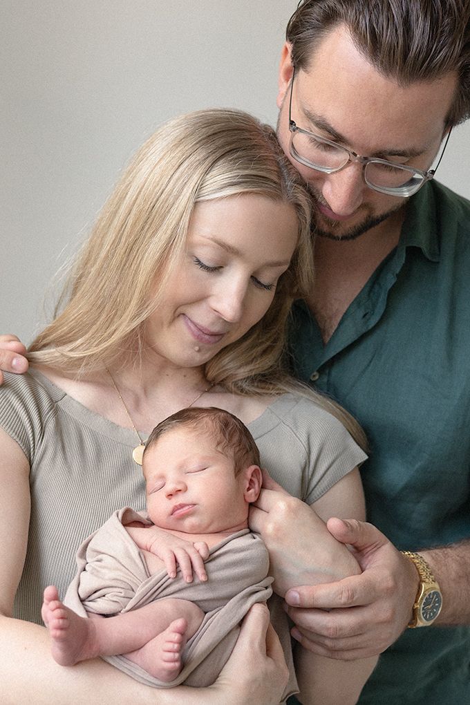 Vastasyntyneen kuvaus Espoo Helsinki Vantaa. Newborn-kuvaus Espoo Kurttila Vanttila Saunalahti Kivenlahti Vastasyntyneenkuvaus kotona Espoo