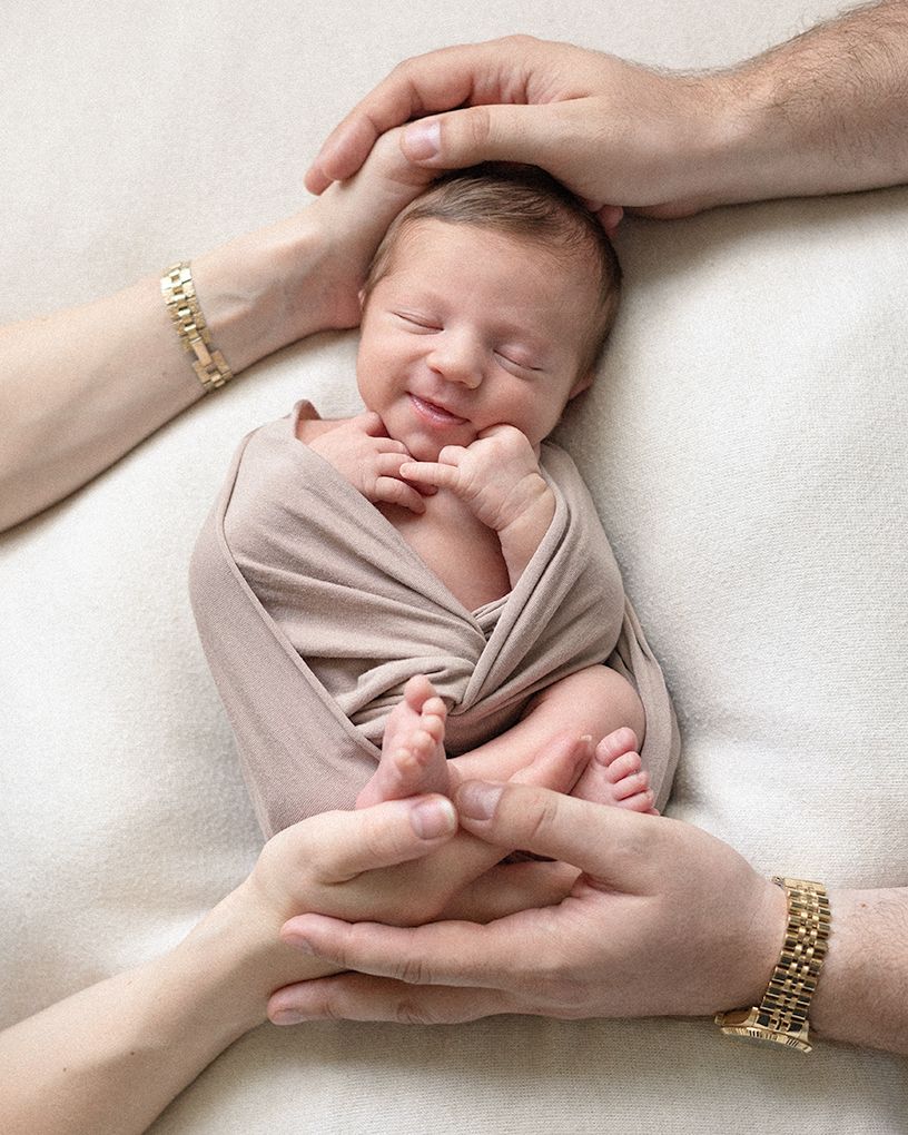 Vastasyntyneen kuvaus Espoo Helsinki Vantaa. Newborn-kuvaus Espoo Kurttila Vanttila Saunalahti Kivenlahti Vastasyntyneenkuvaus kotona Espoo