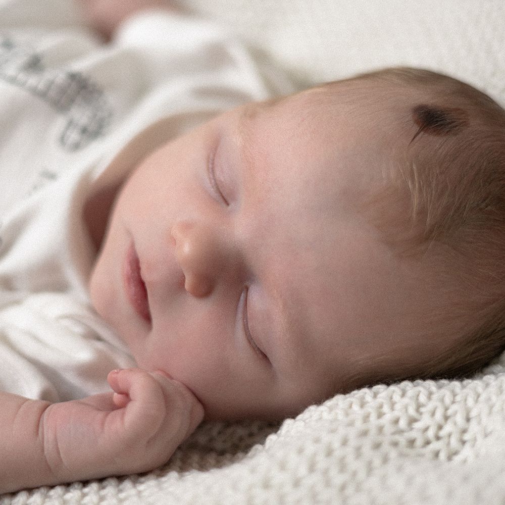 Vastasyntyneen kuvaus Espoo Helsinki Vantaa. Newborn-kuvaus Vastasyntyneenkuvaus kotona Newborn-kuvaaja Newborn Valokuvaaja Espoo Vantaa