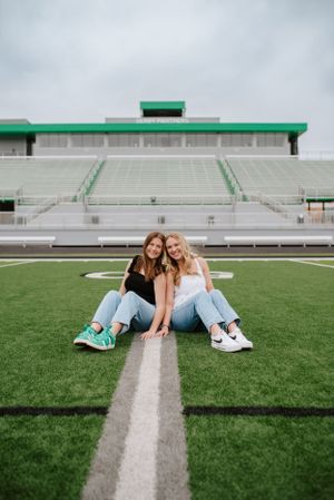 Derby High School Senior Pictures, Wichita KS photographer, football field group friends