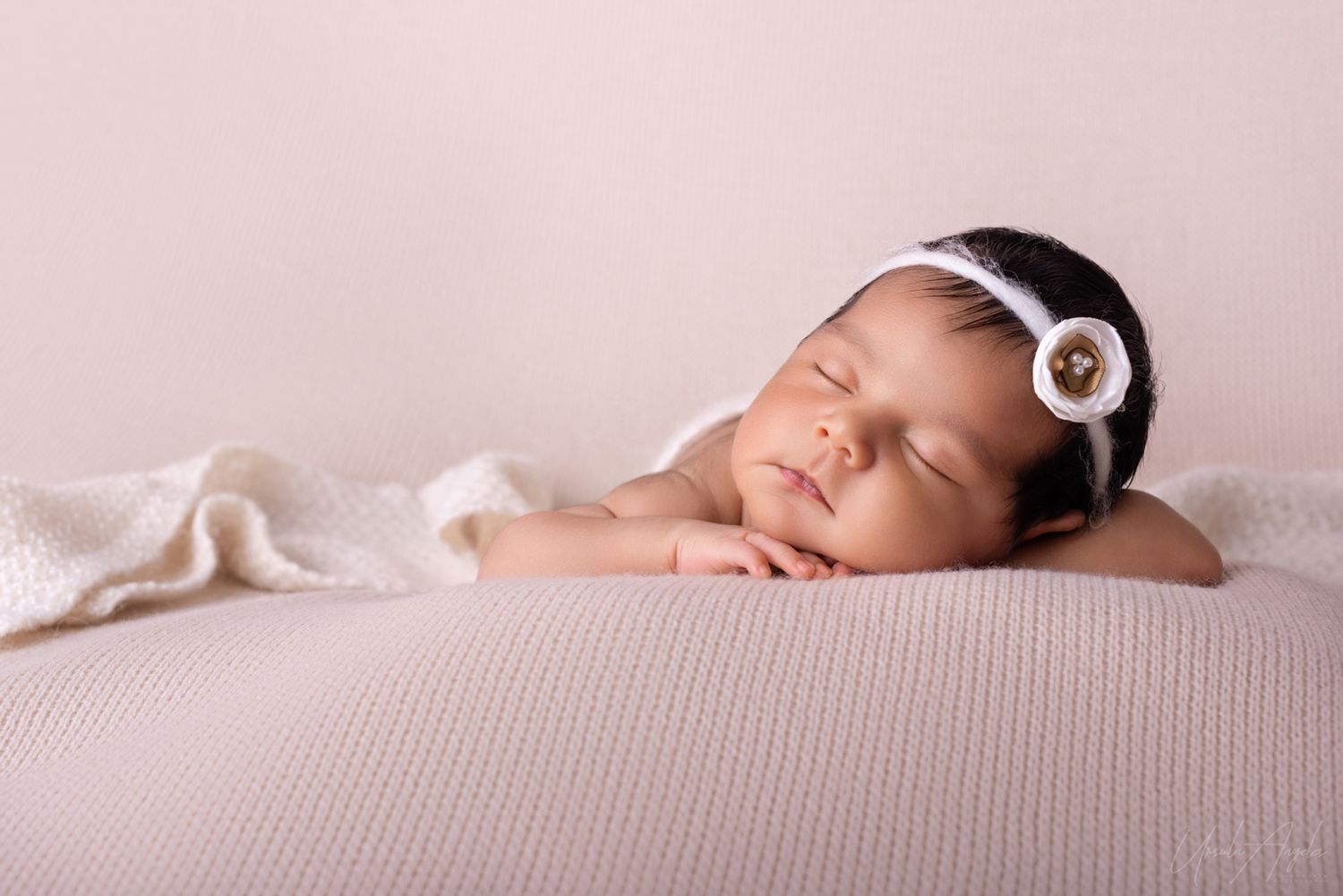 SESION NEWBORN + URSULA ANGELES PHOTOGRAPHY