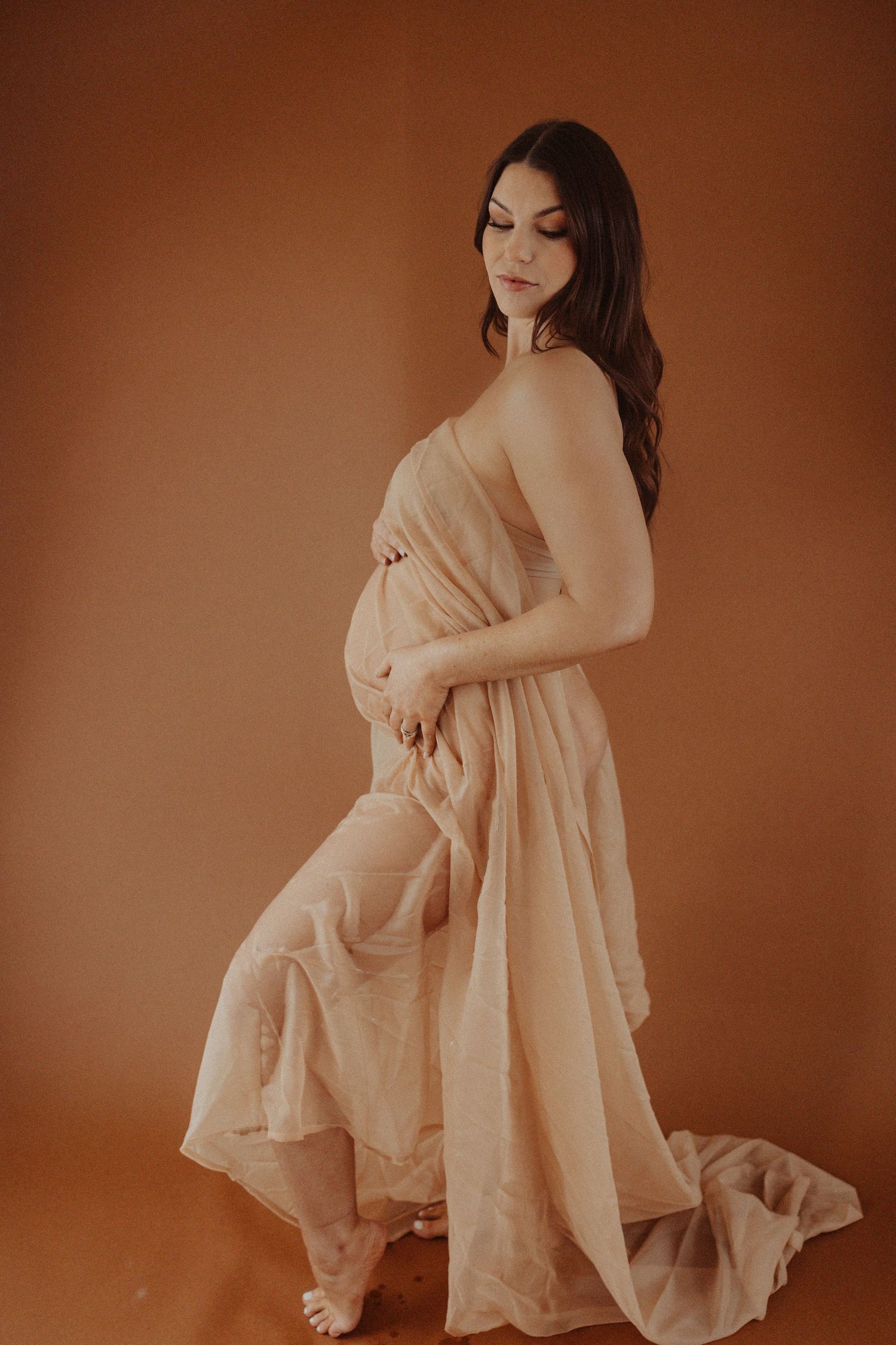creative maternity photography