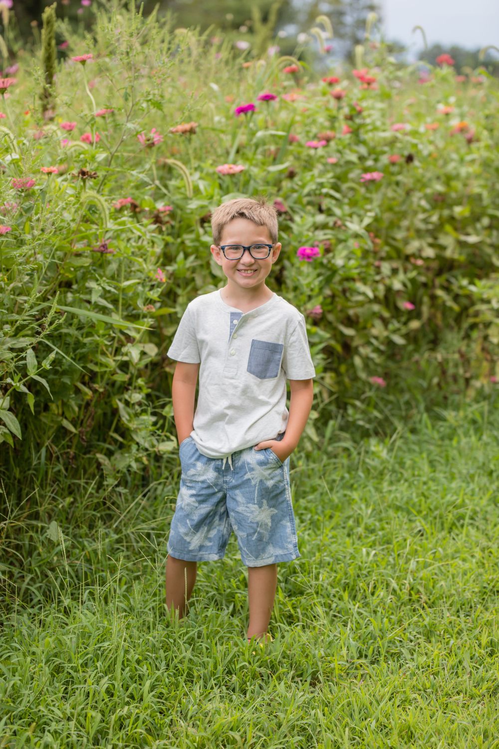 child family photography flower farm session mantua new jersey clayton franklinville millville sunflower zinnia cosmo