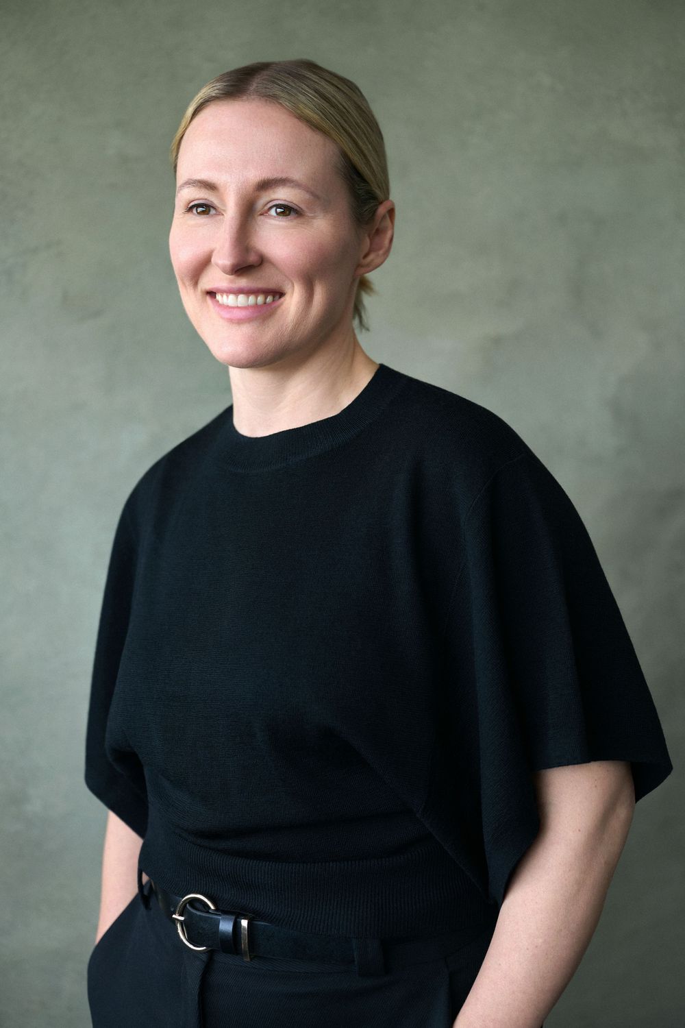 Personal branding portrait of Agata Makowska, founder of Edge & Grace