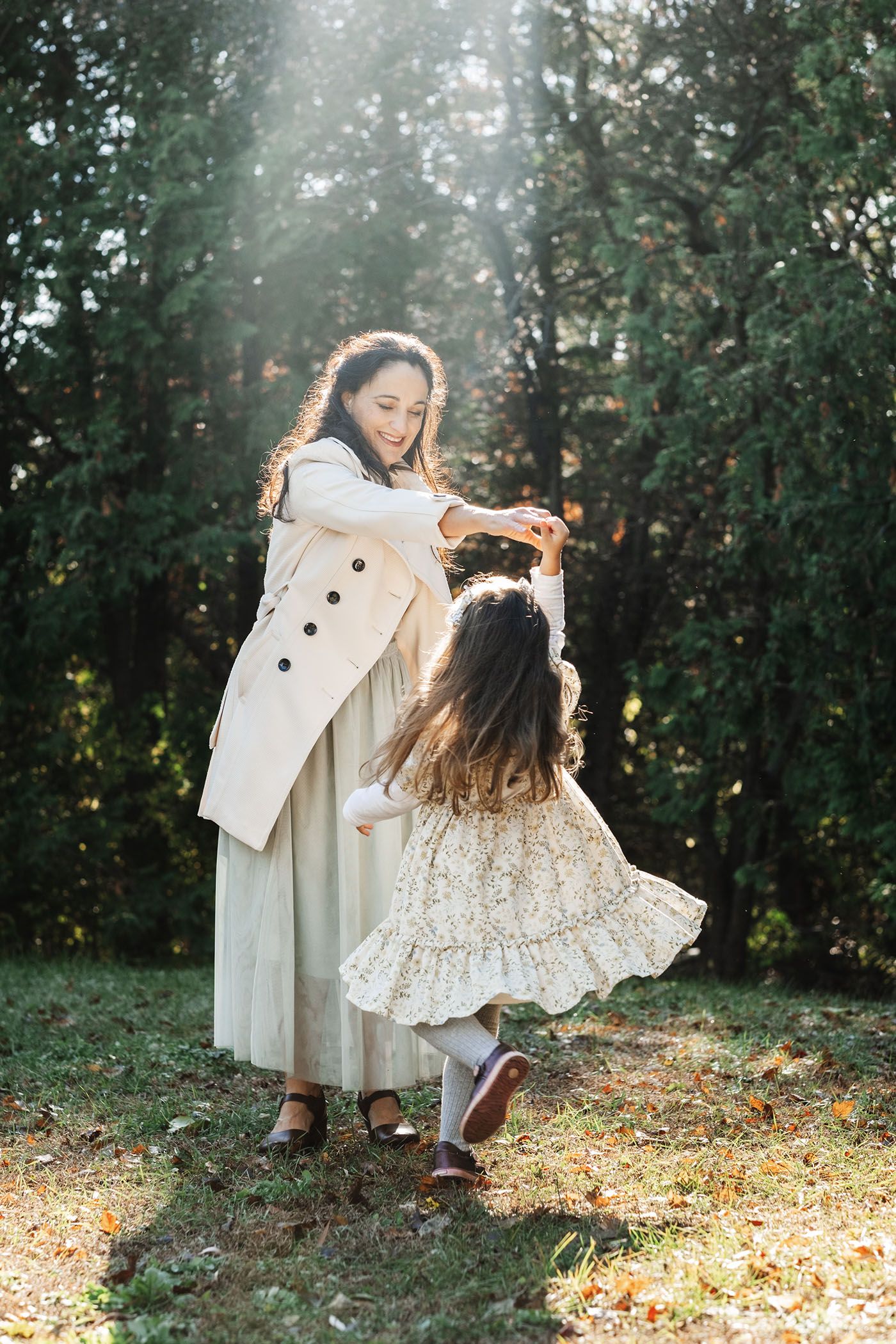 Portrait of Family, Natural light. Family Photography session. Outdoor photography. Happy. Canada. Ottawa